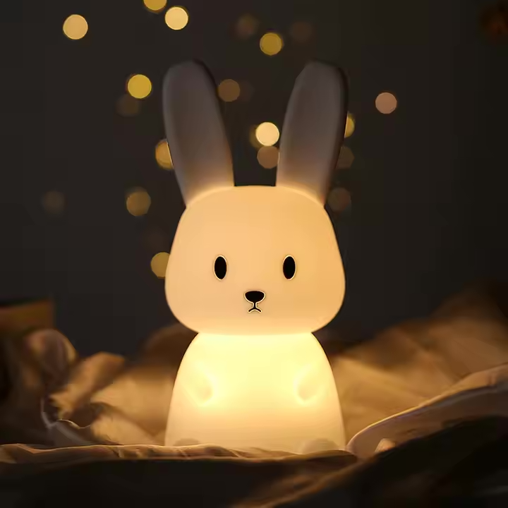 Veilleuse lapin – Un compagnon lumineux pour des nuits sereines